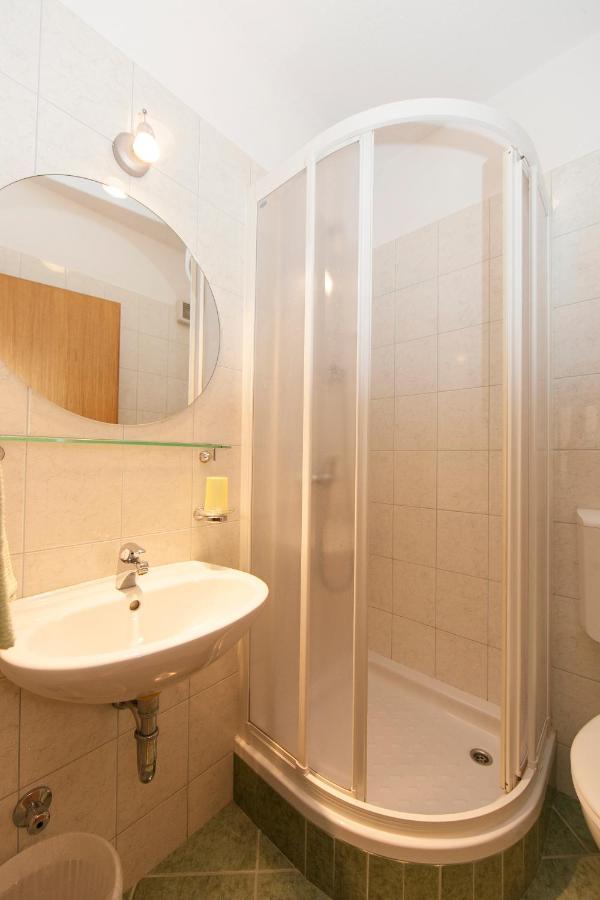 Apartments Milana 2 Tučepi Екстериор снимка